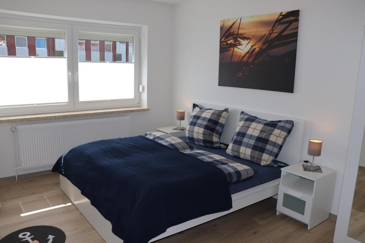 Ferienwohnung Wippsteert - 5 Sterne - Mit Balkon Und Pkw Stellplatz Emden Exterior foto