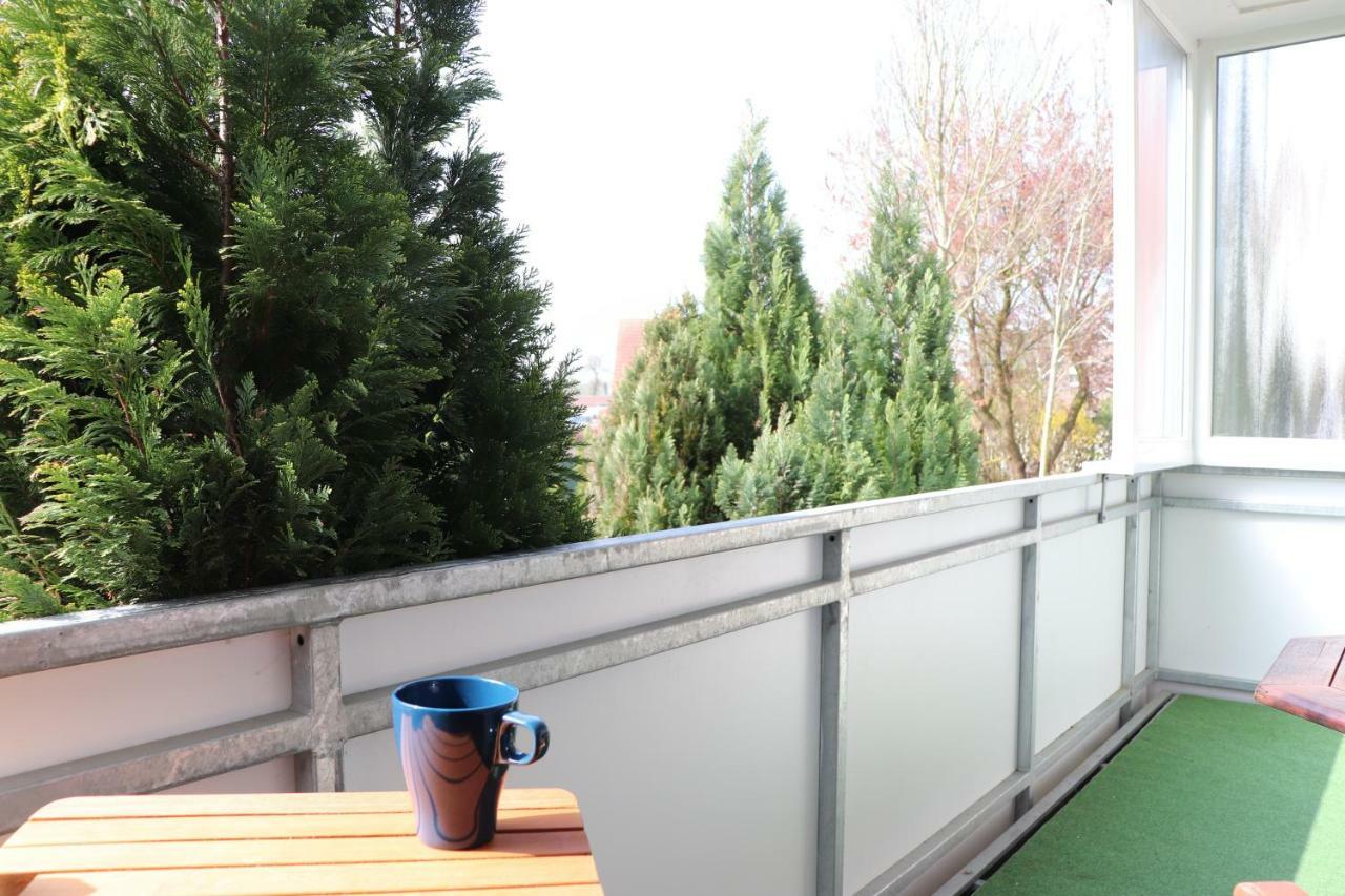 Ferienwohnung Wippsteert - 5 Sterne - Mit Balkon Und Pkw Stellplatz Emden Exterior foto