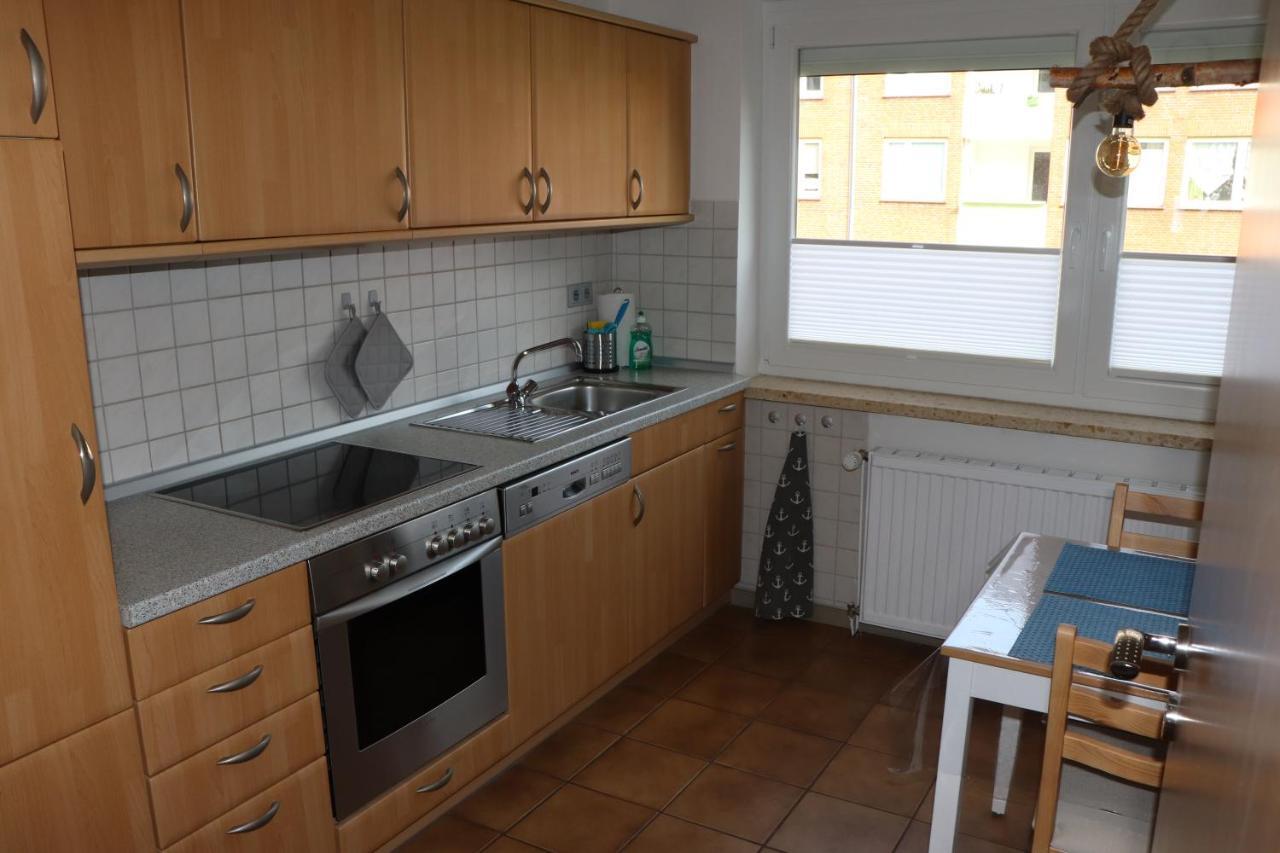 Ferienwohnung Wippsteert - 5 Sterne - Mit Balkon Und Pkw Stellplatz Emden Exterior foto
